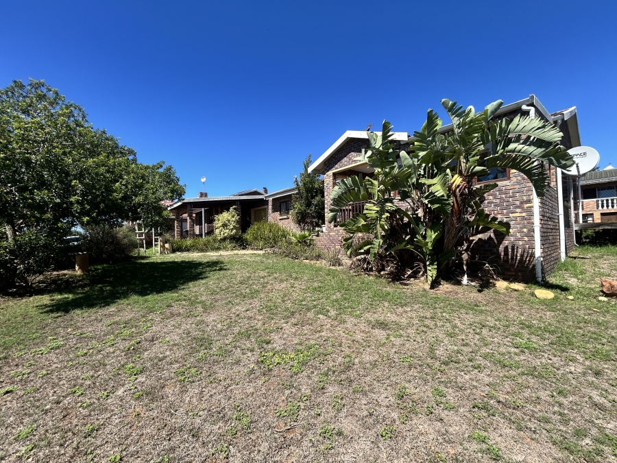 4 Bedroom Property for Sale in Wavecrest Eastern Cape